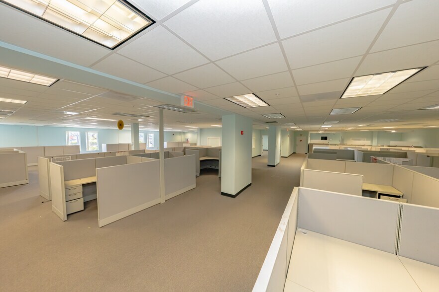 More Photos Of 2850 Greene St, Hollywood Light Manufacturing For Lease