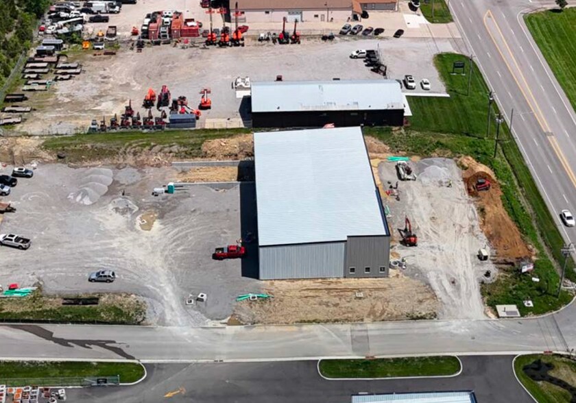 More Photos Of 9381 Seward Rd, Fairfield Warehouse For Lease