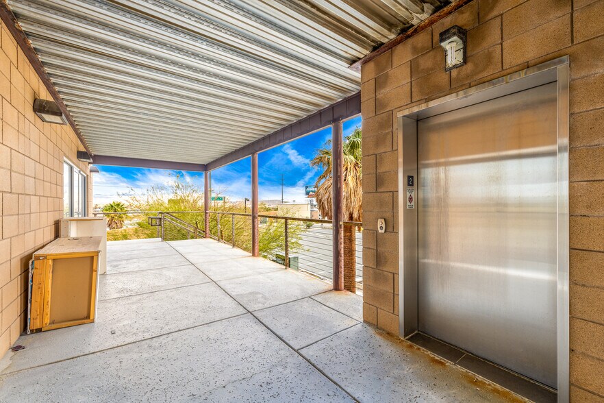 More Photos Of 3301 Micro Pl, Palm Springs Manufacturing For Lease