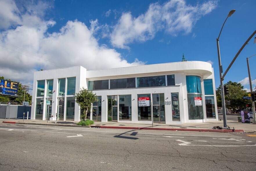 More Photos Of 700 N Fairfax Ave, Los Angeles Storefront For Lease