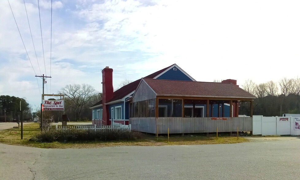 More Photos Of 35242 General Mahone Blvd, Ivor Convenience Store For Sale