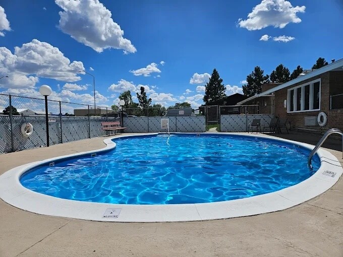 More Photos Of 1354 S 2nd St, Raton Hotel For Sale