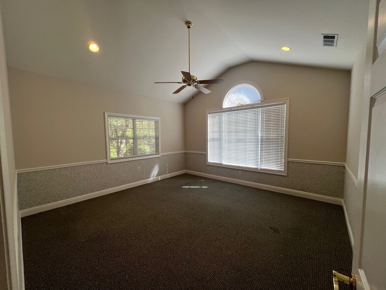 More Photos Of 5041 Dallas Hwy, Powder Springs Office For Sale