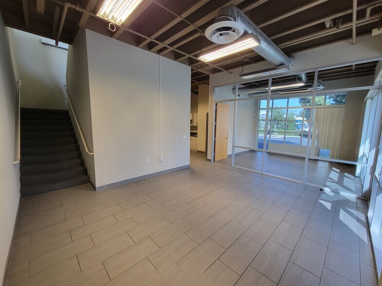 More Photos Of 325 N Puente St, Brea Light Manufacturing For Lease