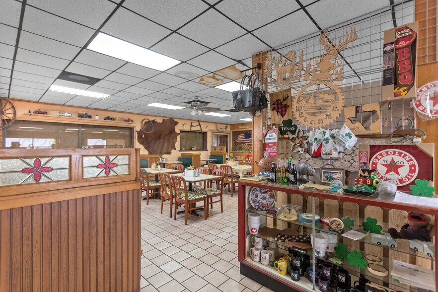 More Photos Of 103 Interstate 40, Shamrock Restaurant For Sale