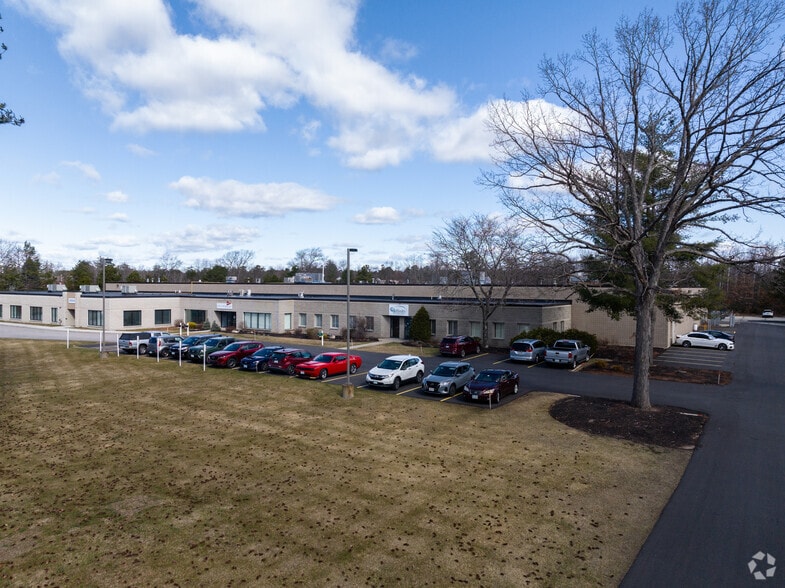 More Photos Of 10 Columbia Dr, Amherst Manufacturing For Lease