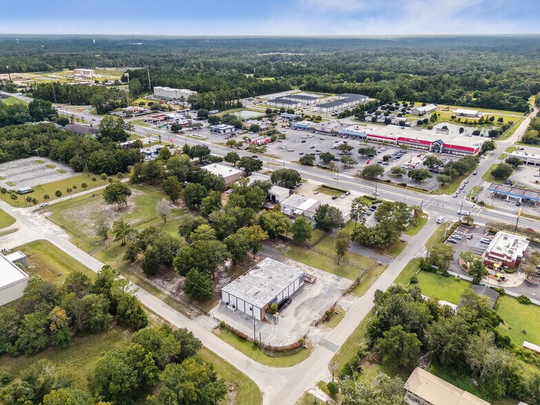More Photos Of 30 Barber Rd, Macclenny Showroom For Sale