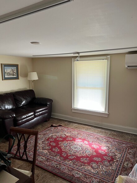 More Photos Of 2731 Greenville Hwy, Flat Rock Office For Lease