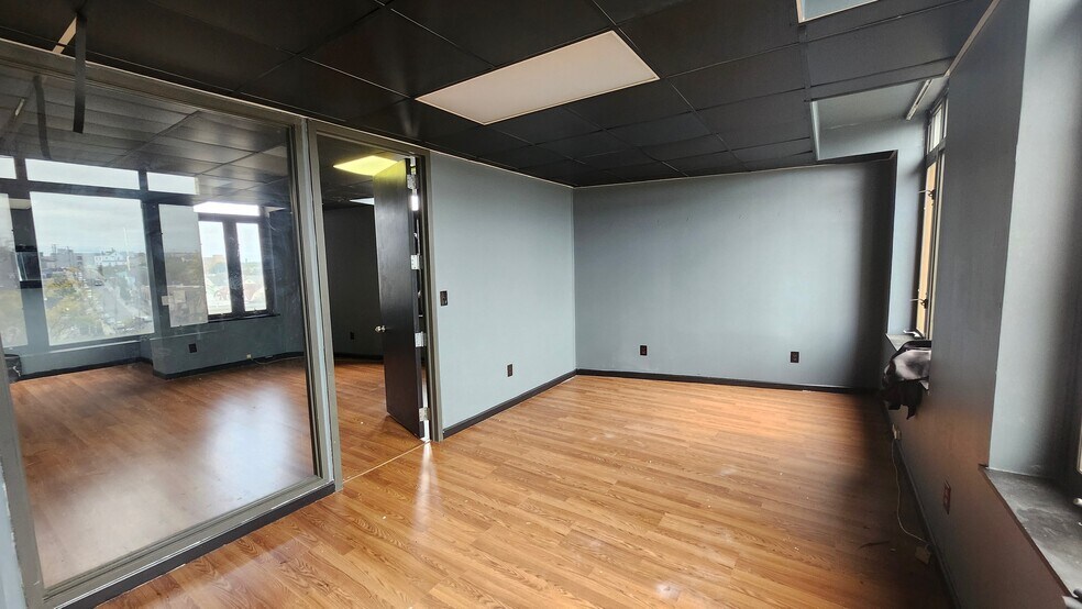 More Photos Of 219 Westchester Ave, Port Chester Office For Lease