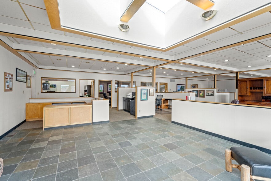 More Photos Of 206 NE 7th St, Grants Pass Office For Sale