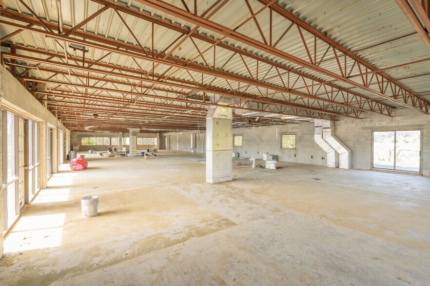 More Photos Of 6400 4th St N, Saint Petersburg Office For Lease