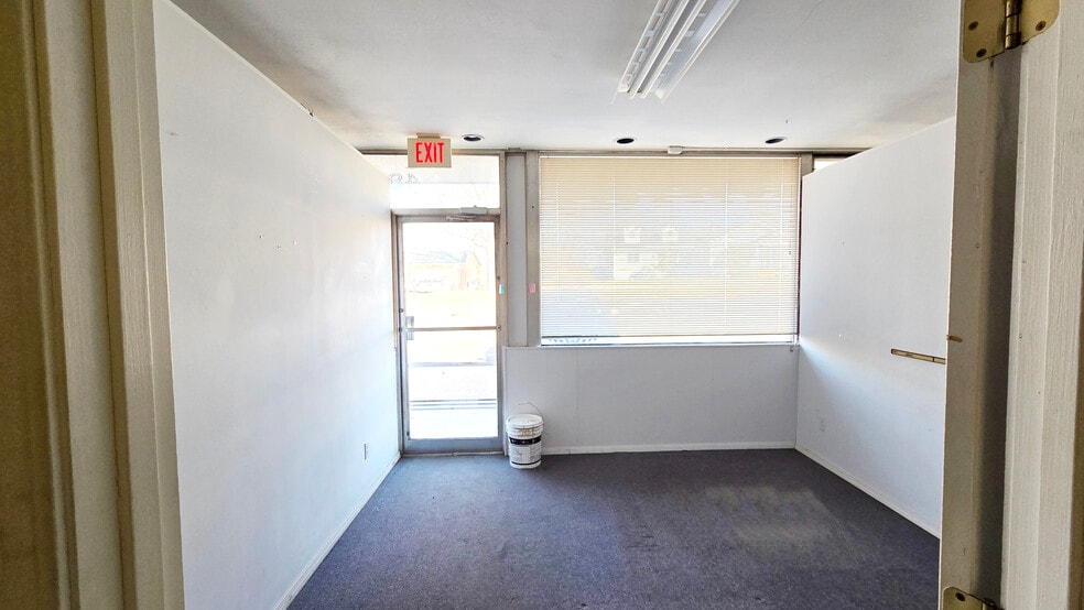 More Photos Of 4808 Forman Rd, Affton Storefront For Lease