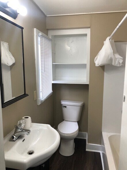 More Photos Of 953 Desoto St, Saint Paul Apartments For Sale