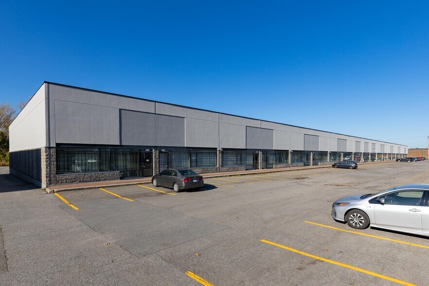 More Photos Of 480-518 Av Lépine, Dorval Warehouse For Lease