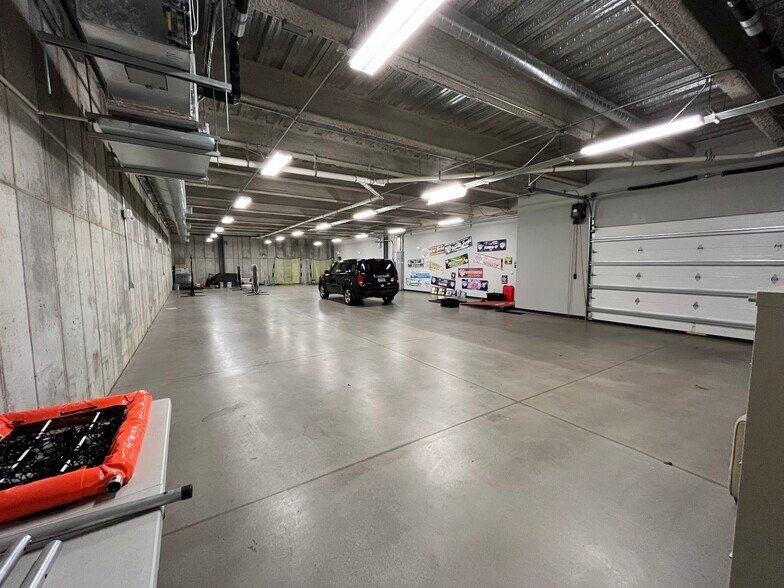 More Photos Of 4550 Preslyn Dr, Raleigh Light Distribution For Sale