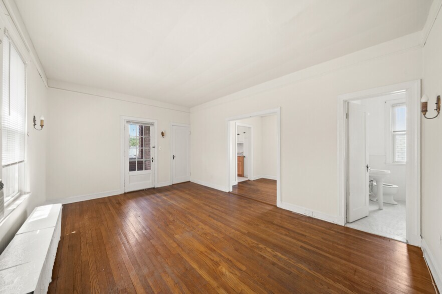 More Photos Of 300A E University Pky, Baltimore Apartments For Sale