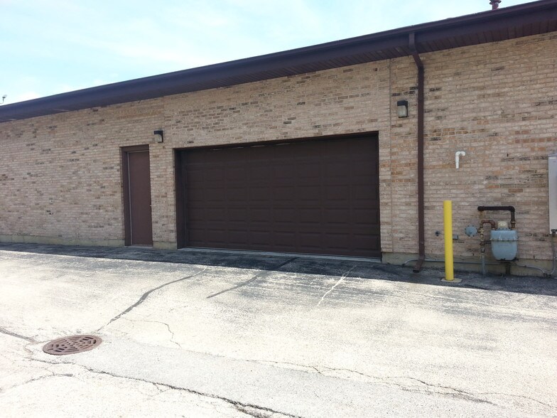 More Photos Of 850 W Bartlett Rd, Bartlett Medical For Sale