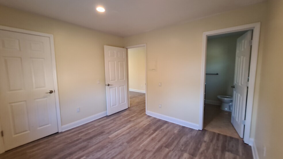 More Photos Of 228 N 2nd St, Fernandina Beach Warehouse For Lease