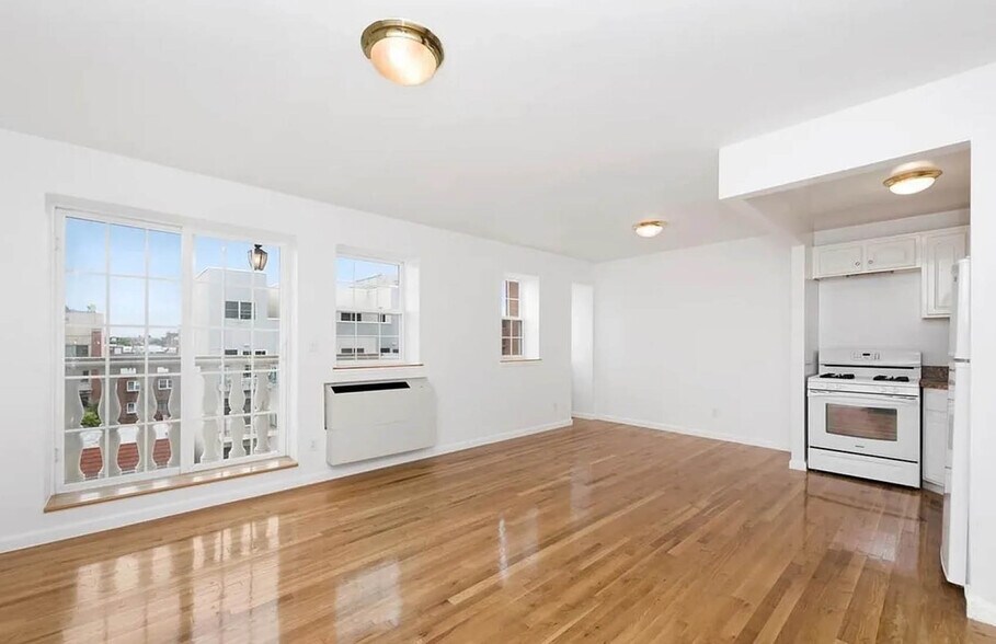 More Photos Of 2582 37th St, Astoria Apartments For Sale