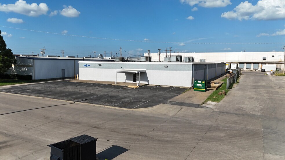 More Photos Of 714 Shepherd Dr, Garland Light Manufacturing For Sale