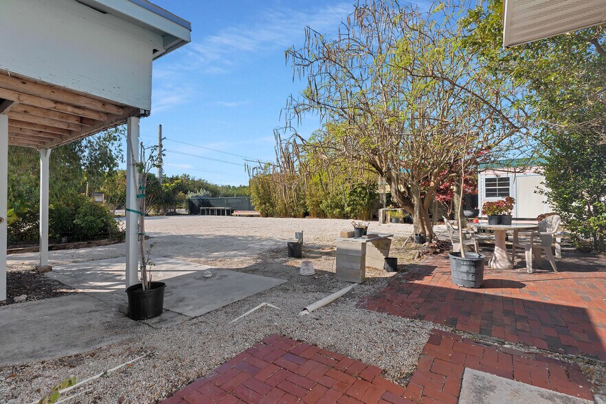 More Photos Of 27001 Overseas Hwy, Cudjoe Key Garden Center For Sale