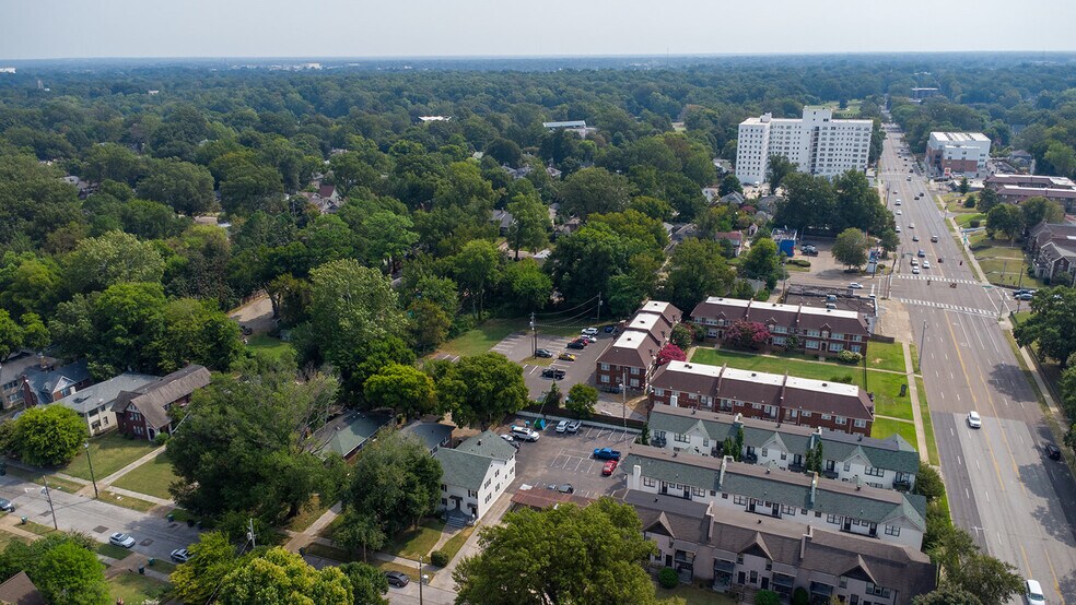 More Photos Of 1796-1800 Poplar Ave, Memphis Apartments For Sale