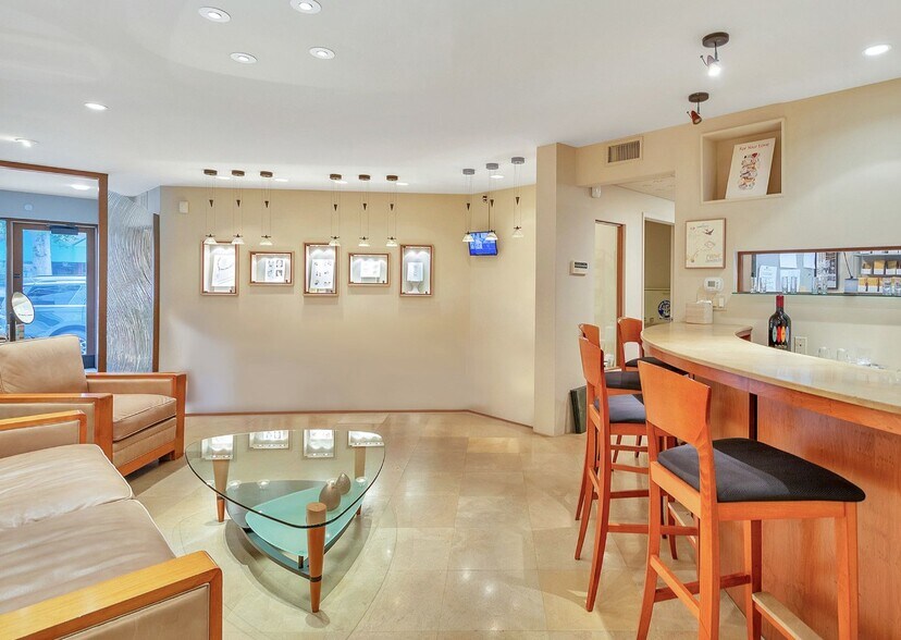 More Photos Of 810 S Robertson Blvd, Los Angeles Storefront Retail Office For Sale
