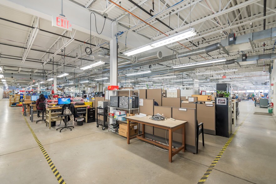 More Photos Of 95 Billerica Ave, North Billerica Light Manufacturing For Lease