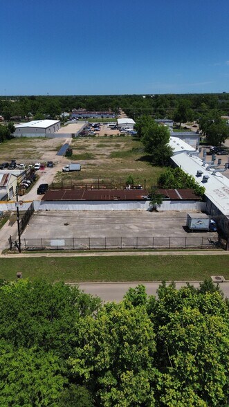 More Photos Of 6310 N Shepherd Dr, Houston Auto Salvage Facility For Sale