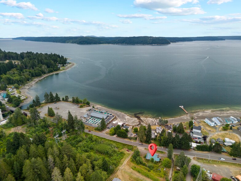 More Photos Of 21391 N US Highway 101, Shelton General Retail For Sale