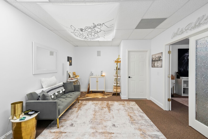 More Photos Of 984 Charles St, North Providence Office For Sale