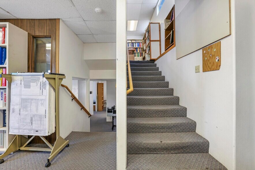 More Photos Of 507 Main Ave W, Twin Falls Flex For Sale