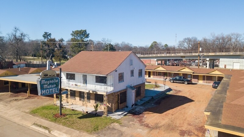 More Photos Of 1220 W 7th St, Texarkana Apartments For Sale