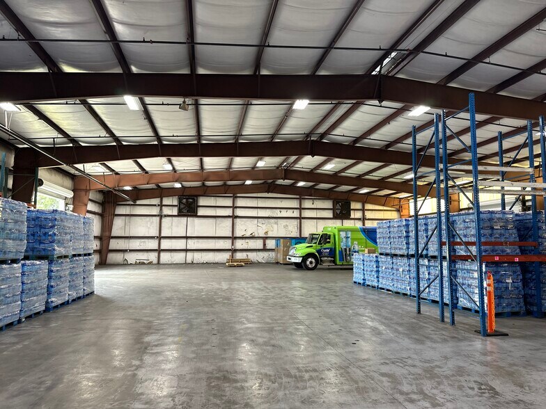 More Photos Of 10284 US Highway 19 N, Pinellas Park Unknown For Lease