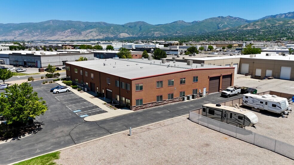 More Photos Of 190 N Cutler Dr, North Salt Lake Warehouse For Lease