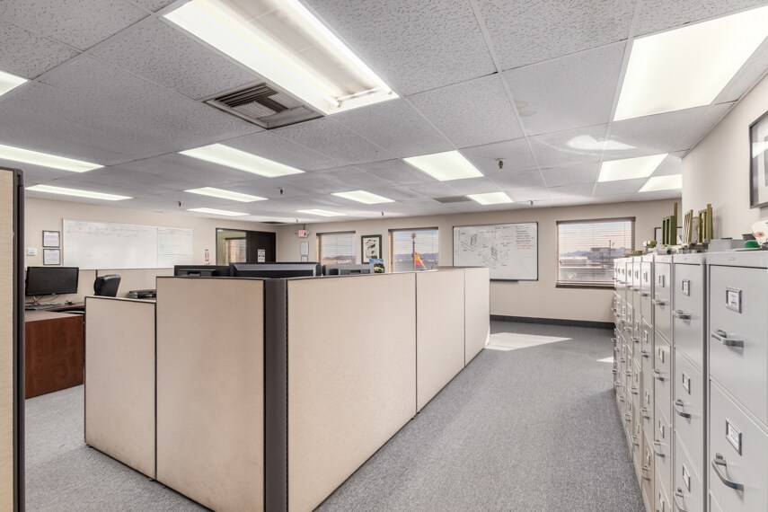 More Photos Of 2950 W Catalina Dr, Phoenix Manufacturing For Sale