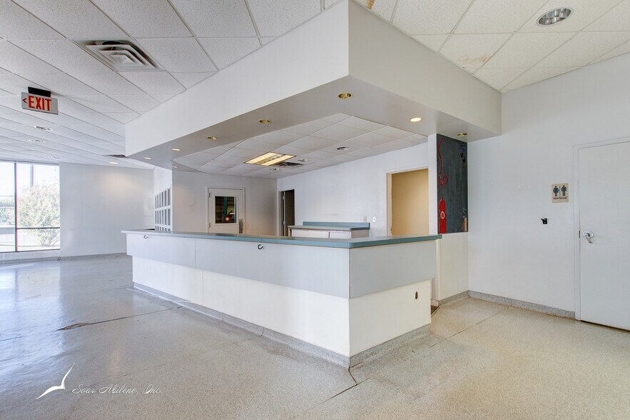 More Photos Of 3981 Ridgemont Dr, Abilene Storefront Retail Office For Sale