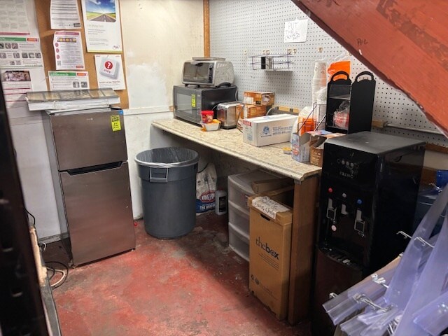 More Photos Of 2120 E Powell Blvd, Gresham General Retail For Sale