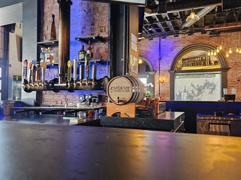 More Photos Of 201 N Citrus Ave, Covina Restaurant For Lease