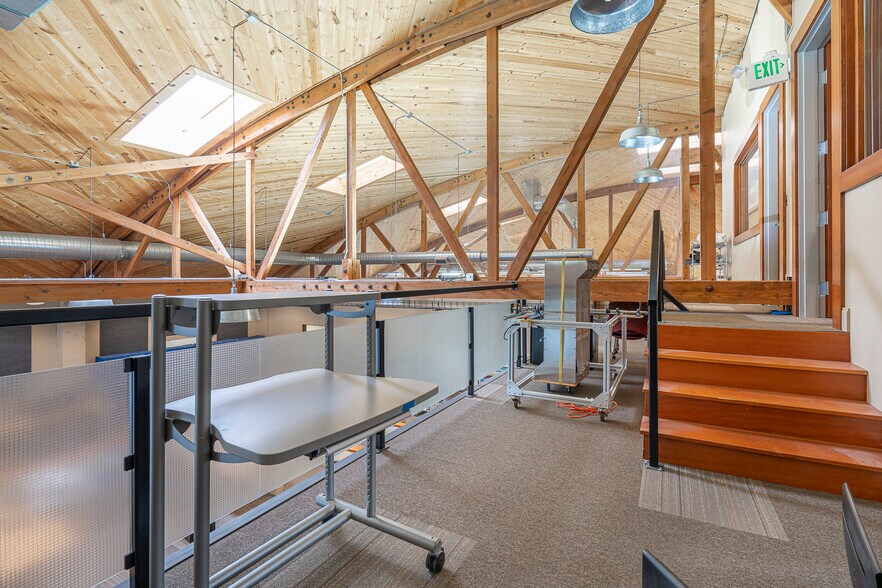 More Photos Of 1714 Broadway St, Vancouver Auto Repair For Lease