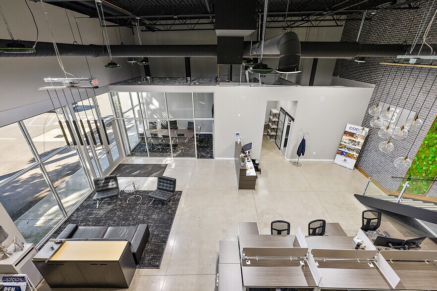 More Photos Of 311 W University Dr, Rochester Freestanding For Lease