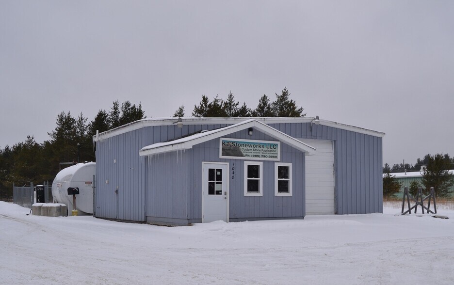 More Photos Of 10403 N Roscommon Rd, Roscommon Warehouse For Sale