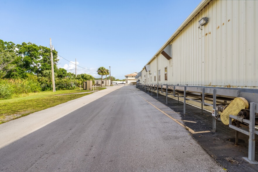 More Photos Of 2600 45th St, Vero Beach Food Processing For Sale