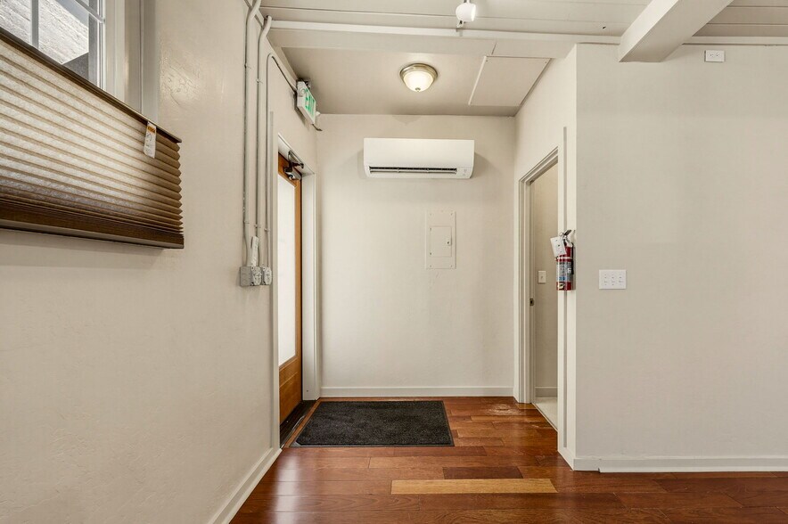 More Photos Of 120 E Main St, Ashland Freestanding For Sale
