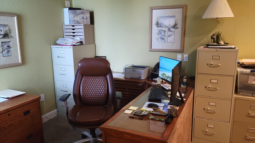 More Photos Of 473 S Indiana Ave, Englewood Coworking Space