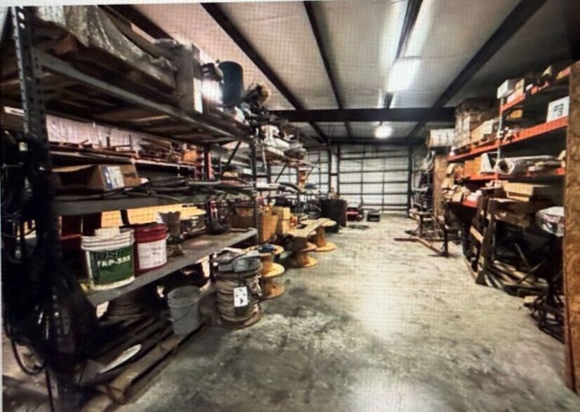 More Photos Of 1504 Nederland Ave, Nederland General Retail For Sale
