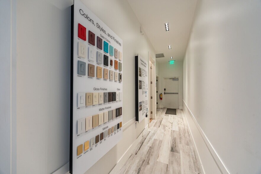 More Photos Of 1011-1065 5th Ave N, Naples Office Residential For Sale
