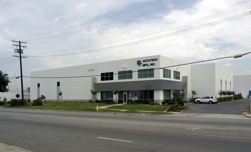 More Photos Of 13109 Los Nietos Rd, Santa Fe Springs Manufacturing For Lease