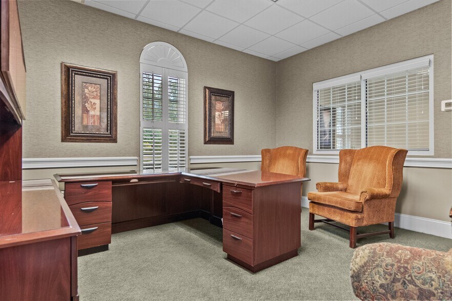 More Photos Of 239 Cedric St, Leesburg Office For Sale