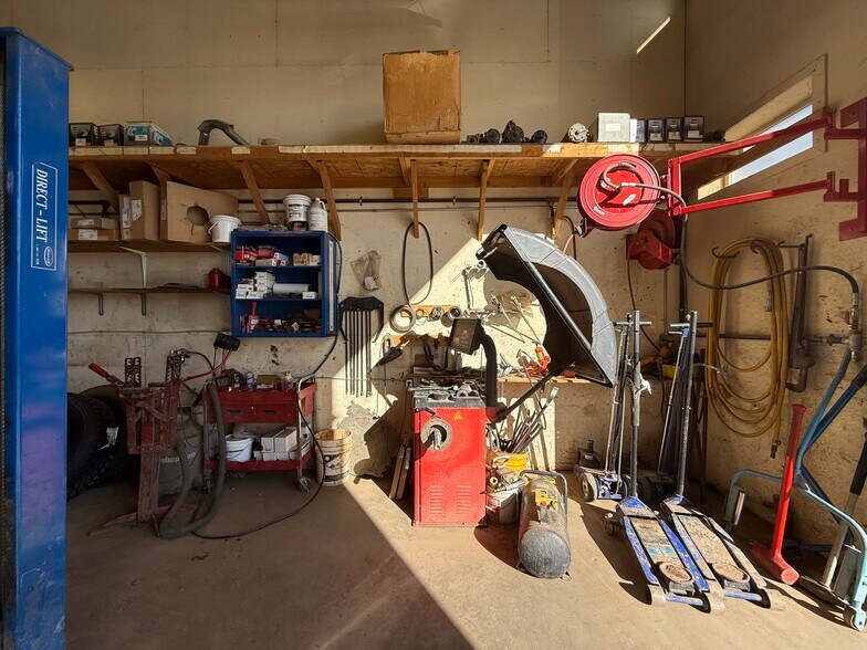 More Photos Of 101 E 4th St, Newell General Retail For Sale